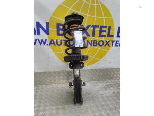 Gebruikte Mac Phersonpoot rechts-voor Mercedes V (447.8) 2.0 300 d 16V Prijs € 105,00 Margeregeling aangeboden door Autodemontagebedrijf van Boxtel