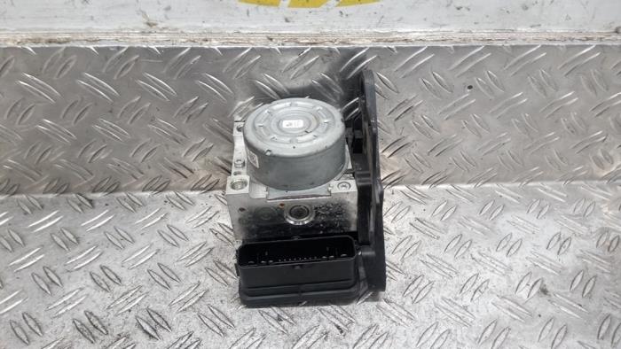 Gebruikte ABS Pomp Volkswagen Golf VII (AUA) e-Golf Prijs € 42,00 Margeregeling aangeboden door Autodemontagebedrijf van Boxtel