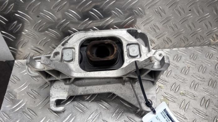 Motorrubber Nissan Qashqai (J11), 2013 / 2021 1.2 DIG-T 16V, SUV, Benzine, 1.197cc, 85kW (116pk), FWD, HRA2DDT, 2013-11 / 2018-08, J11D (Gebruikt)
