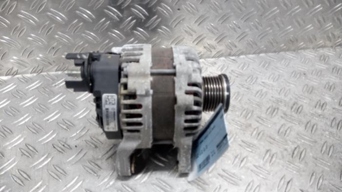 Gebruikte Dynamo Renault Grand Scénic IV (RFAR) 1.3 TCE 140 16V Prijs € 84,00 Margeregeling aangeboden door Autodemontagebedrijf van Boxtel