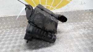 Gebruikte Luchtfilterhuis Renault Scénic IV (RFAJ) 1.2 TCE 130 16V Prijs € 52,50 Margeregeling aangeboden door Autodemontagebedrijf van Boxtel