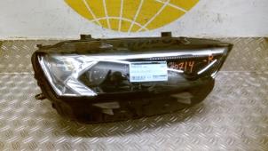 Gebruikte Rechter Koplamp DS Automobiles DS 7 Crossback 1.6 16V PureTech 180 Prijs € 735,00 Margeregeling aangeboden door Autodemontagebedrijf van Boxtel