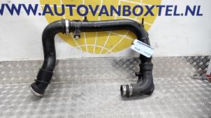 Gebruikte Aanzuigslang Lucht Ford EcoSport (JK8) 1.0 EcoBoost 12V 125 Prijs € 26,25 Margeregeling aangeboden door Autodemontagebedrijf van Boxtel