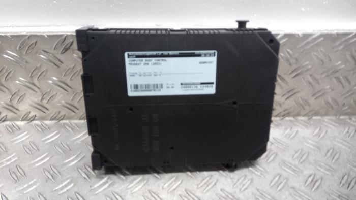 Gebruikte Bodycontrol Module Peugeot 208 II (UB/UH/UP) 1.2 Vti 12V PureTech 100 Prijs € 42,00 Margeregeling aangeboden door Autodemontagebedrijf van Boxtel