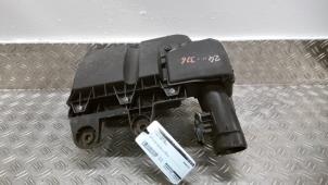 Gebruikte Luchtfilterhuis Peugeot 208 II (UB/UH/UP) 1.5 BlueHDi 100 Prijs € 52,50 Margeregeling aangeboden door Autodemontagebedrijf van Boxtel