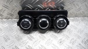 Gebruikte Climatronic Paneel Opel Corsa E 1.2 16V Prijs € 42,00 Margeregeling aangeboden door Autodemontagebedrijf van Boxtel