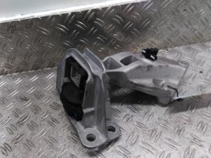 Gebruikte Motorsteun Dacia Duster (SR) 1.0 TCE 100 Bi-Fuel, Eco-G 12V Prijs € 42,00 Margeregeling aangeboden door Autodemontagebedrijf van Boxtel