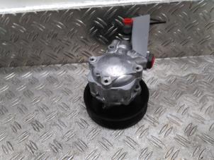 Gebruikte Stuurpomp Renault Master IV 2.0 Blue dCi 130 Prijs € 105,00 Margeregeling aangeboden door Autodemontagebedrijf van Boxtel