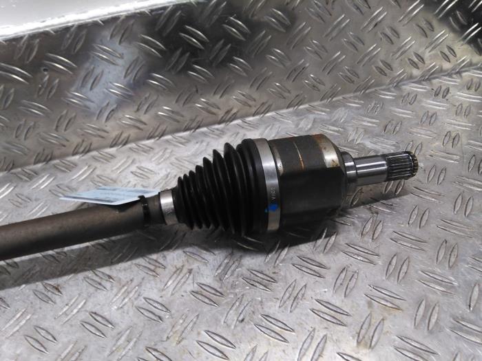 Aandrijfas rechts-voor van een Kia Stonic (YB) 1.0i T-GDi 12V Eco-Dynamics+ 2022