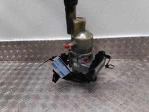 Gebruikte Stuurbekrachtiging Pomp Opel Vivaro Vivaro-e, Electric Prijs € 367,50 Margeregeling aangeboden door Autodemontagebedrijf van Boxtel