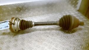 Gebruikte Homokineetas links-voor Volkswagen Caddy Cargo V (SBA/SBH) 2.0 TDI BlueMotionTechnology Prijs € 183,75 Margeregeling aangeboden door Autodemontagebedrijf van Boxtel