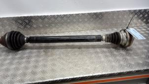 Gebruikte Cardanas rechts-voor (VWA) Volkswagen Caddy Cargo V (SBA/SBH) 2.0 TDI BlueMotionTechnology Prijs € 157,50 Margeregeling aangeboden door Autodemontagebedrijf van Boxtel