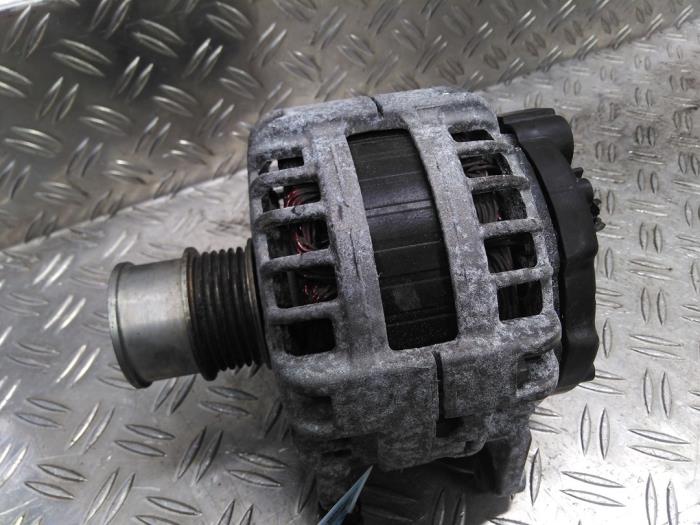 Gebruikte Alternator Volkswagen Golf VIII (CD1) 1.5 TSI BlueMotion 16V Prijs € 54,60 Margeregeling aangeboden door Autodemontagebedrijf van Boxtel
