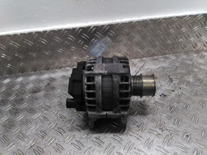 Gebruikte Dynamo Volkswagen Polo VI (AW1) 1.0 TSI 12V Prijs € 58,80 Margeregeling aangeboden door Autodemontagebedrijf van Boxtel