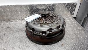 Gebruikte Vliegwiel dubbele massa Opel Movano 2.2 D 140 Prijs € 315,00 Margeregeling aangeboden door Autodemontagebedrijf van Boxtel