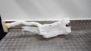 Gebruikte Ruitensproeiertank voor Renault Kangoo Express (RFK) E-Tech 44 kWh Prijs € 52,50 Margeregeling aangeboden door Autodemontagebedrijf van Boxtel