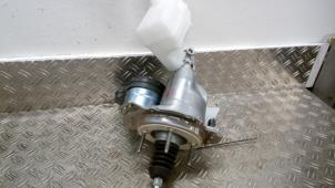 Gebruikte Rembol Renault Austral 1.2 Mild Hybrid Advanced 130 Prijs € 367,50 Margeregeling aangeboden door Autodemontagebedrijf van Boxtel