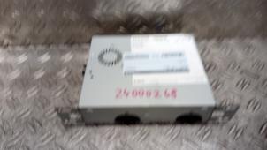 Gebruikte Navigatie Module Renault Clio V (RJAB) 1.6 E-Tech 145 16V Prijs € 210,00 Margeregeling aangeboden door Autodemontagebedrijf van Boxtel