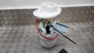 Gebruikte Tank element Pomp Renault Captur II (RJB) 1.0 TCe 90 12V Prijs € 105,00 Margeregeling aangeboden door Autodemontagebedrijf van Boxtel