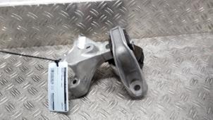 Gebruikte Motorsteun Renault Austral 1.2 Mild Hybrid Advanced 130 Prijs € 52,50 Margeregeling aangeboden door Autodemontagebedrijf van Boxtel