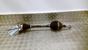 Gebruikte Aandrijfas links-voor Skoda Octavia Combi (NXAC) 1.5 TSI 16V Prijs € 105,00 Margeregeling aangeboden door Autodemontagebedrijf van Boxtel