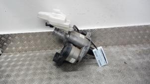 Gebruikte Rembol Toyota Yaris IV (P21/PA1/PH1) 1.5 12V Hybrid Prijs € 157,50 Margeregeling aangeboden door Autodemontagebedrijf van Boxtel