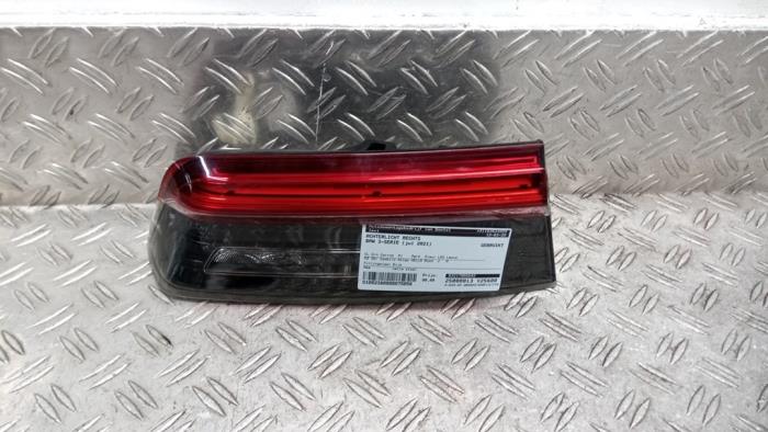 Gebruikte Achterlicht rechts BMW 3 serie Touring (G21) 330i 2.0 TwinPower Turbo 16V Prijs € 94,50 Margeregeling aangeboden door Autodemontagebedrijf van Boxtel