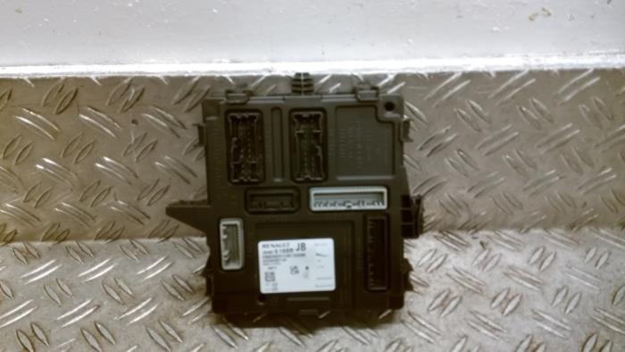 Gebruikte Module Bodycontrol Renault Trafic (1FL/2FL/3FL/4FL) 2.0 dCi 16V 170 Prijs € 52,50 Margeregeling aangeboden door Autodemontagebedrijf van Boxtel