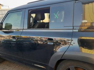Gebruikte Deur 4Deurs links-achter Landrover Defender II 110 3.0 V6 P400 MHEV HST Prijs € 840,00 Margeregeling aangeboden door Autodemontagebedrijf van Boxtel