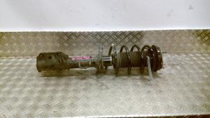 Gebruikte Mac Phersonpoot links-voor Ford Puma 1.0 Ti-VCT EcoBoost mHEV 12V Prijs € 157,50 Margeregeling aangeboden door Autodemontagebedrijf van Boxtel