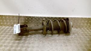 Gebruikte Mac Phersonpoot links-voor Mercedes A (W176) 1.6 A-200 16V Prijs € 105,00 Margeregeling aangeboden door Autodemontagebedrijf van Boxtel