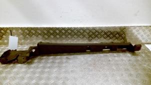 Gebruikte Steun (diversen) Renault Austral 1.2 Mild Hybrid Advanced 130 Prijs € 52,50 Margeregeling aangeboden door Autodemontagebedrijf van Boxtel