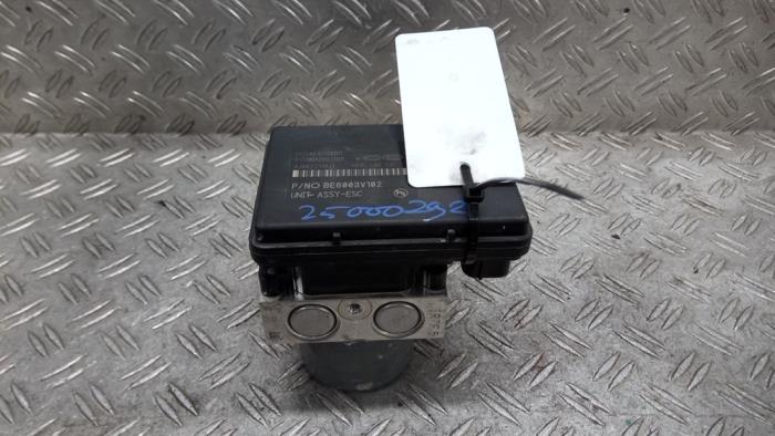 Gebruikte ABS Pomp Kia Rio IV (YB) 1.2 MPI 16V Prijs € 78,75 Margeregeling aangeboden door Autodemontagebedrijf van Boxtel
