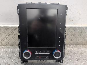 Gebruikte Display Interieur Renault Megane IV Estate (RFBK) 1.2 Energy TCE 130 Prijs € 262,50 Margeregeling aangeboden door Autodemontagebedrijf van Boxtel