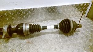 Gebruikte Aandrijfas rechts-voor Mercedes A (177.0) 1.3 A-180 Turbo 16V Prijs € 409,50 Margeregeling aangeboden door Autodemontagebedrijf van Boxtel