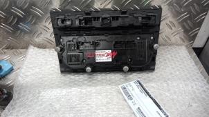 Gebruikte Airco bedieningspaneel Seat Ateca (5FPX) 1.5 TSI 16V Prijs € 68,25 Margeregeling aangeboden door Autodemontagebedrijf van Boxtel