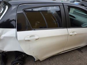 Gebruikte Portier 4Deurs rechts-achter Toyota Yaris III (P13) 1.0 12V VVT-i Prijs € 299,25 Margeregeling aangeboden door Autodemontagebedrijf van Boxtel