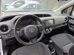 Gebruikte Airbag Set + Module Toyota Yaris III (P13) 1.0 12V VVT-i Prijs € 945,00 Margeregeling aangeboden door Autodemontagebedrijf van Boxtel