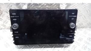 Gebruikte Display Multi Media regelunit Volkswagen Golf VII (AUA) 1.0 TSI 12V Prijs € 194,25 Margeregeling aangeboden door Autodemontagebedrijf van Boxtel