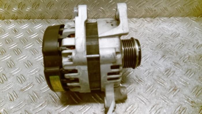 Gebruikte Dynamo Kia Stonic (YB) 1.0i T-GDi 12V Prijs € 52,50 Margeregeling aangeboden door Autodemontagebedrijf van Boxtel