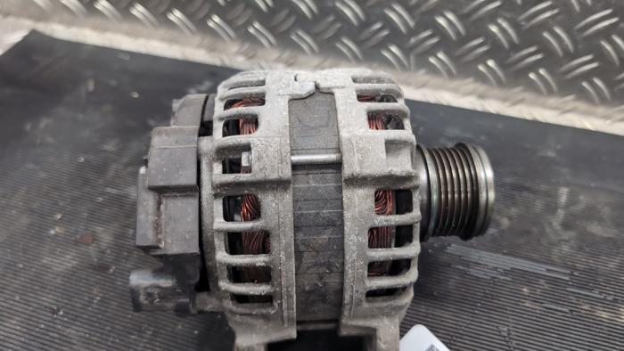 Gebruikte Dynamo Audi A3 Sportback (8VA/8VF) 1.6 TDI 16V Prijs € 105,00 Margeregeling aangeboden door Autodemontagebedrijf van Boxtel