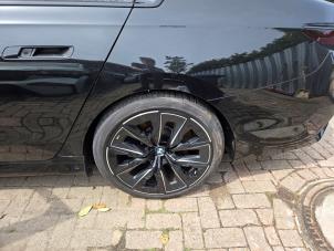 Gebruikte Aandrijfas links-achter BMW M760 (G70) 3.0 M760e xDrive Prijs € 787,50 Margeregeling aangeboden door Autodemontagebedrijf van Boxtel