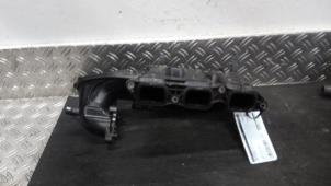 Gebruikte Inlaatspruitstuk Seat Arona (KJX) 1.0 TSI 12V Prijs € 94,50 Margeregeling aangeboden door Autodemontagebedrijf van Boxtel