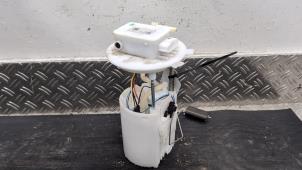 Gebruikte Tank element Pomp Renault Austral 1.2 E-Tech Full Hybrid 200 Prijs € 183,75 Margeregeling aangeboden door Autodemontagebedrijf van Boxtel