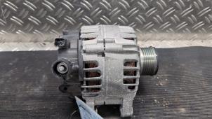 Gebruikte Dynamo Peugeot 208 II (UB/UH/UP) 1.2 Vti 12V PureTech 100 Prijs € 52,50 Margeregeling aangeboden door Autodemontagebedrijf van Boxtel