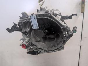Gebruikte Versnellingsbak Peugeot 208 II (UB/UH/UP) 1.2 Vti 12V PureTech 100 Prijs € 682,50 Margeregeling aangeboden door Autodemontagebedrijf van Boxtel