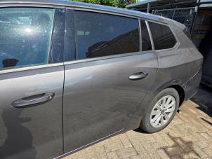 Gebruikte Portier 4Deurs links-achter Opel Astra L Sports Tourer (F4/FC/FN/FR) 1.2 Turbo 110 12V Prijs € 840,00 Margeregeling aangeboden door Autodemontagebedrijf van Boxtel