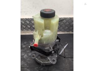 Gebruikte Stuurpomp Renault Trafic (1FL/2FL/3FL/4FL) 2.0 dCi 16V 150 Prijs € 288,75 Margeregeling aangeboden door Autodemontagebedrijf van Boxtel