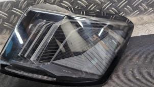 Gebruikte Achterlicht rechts Peugeot 3008 II (M4/MC/MJ/MR) 1.2 12V e-THP PureTech 130 Prijs € 131,25 Margeregeling aangeboden door Autodemontagebedrijf van Boxtel