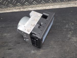 Gebruikte ABS Pomp Dacia Jogger 1.0 TCe 100 Bi-Fuel , ECO-G 12V Prijs € 94,50 Margeregeling aangeboden door Autodemontagebedrijf van Boxtel